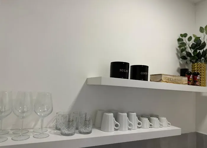 Ellamar Center Apartman *